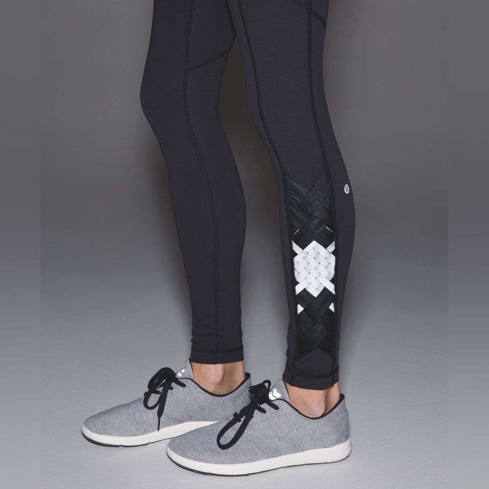 Lululemon Speed Tight IV (Full-On) Luxtreme Reflective *Weave Size 8